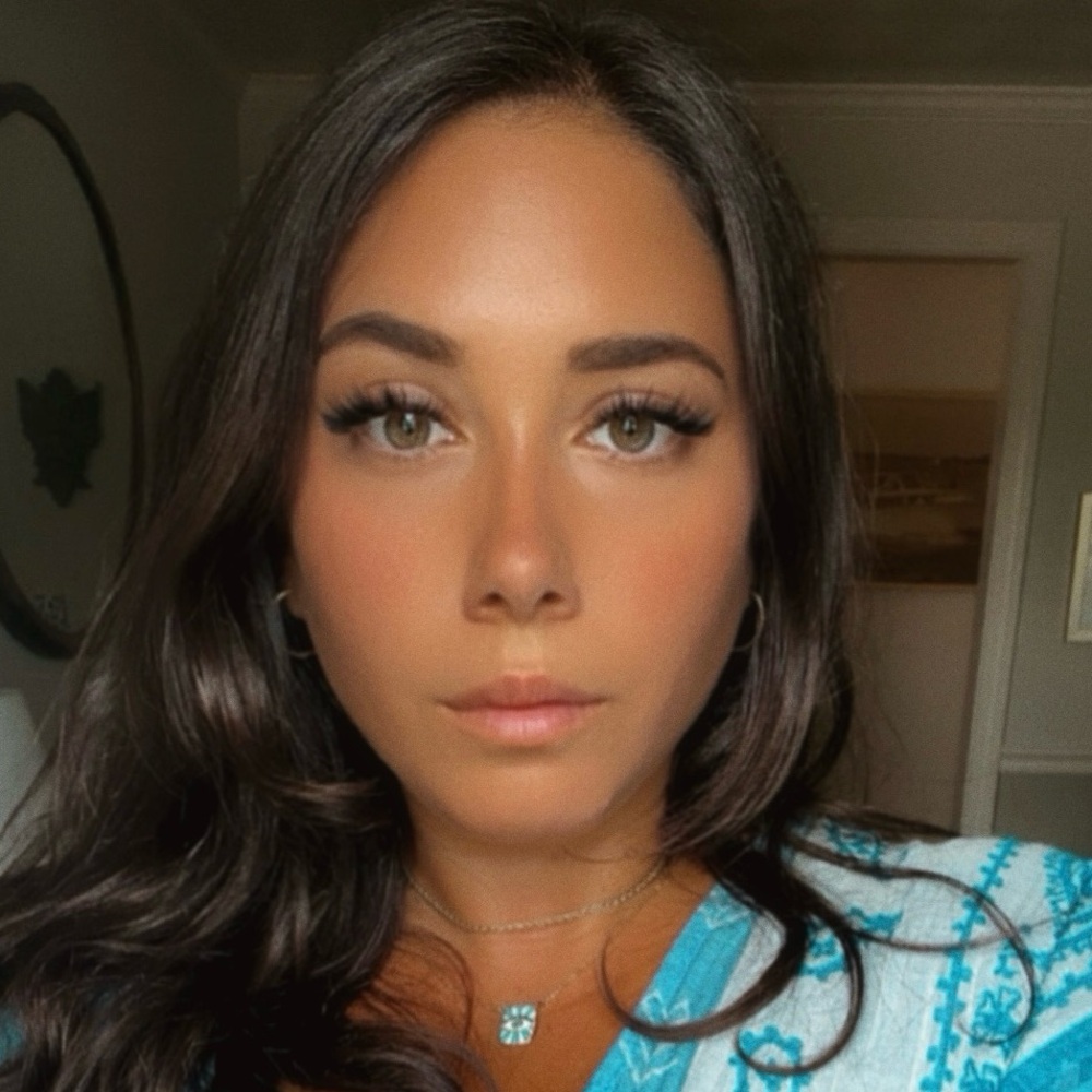 Meet your Posher, Gabriella